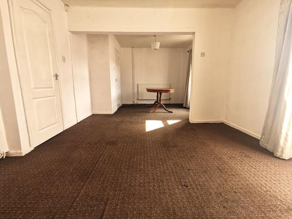 Hemmington Drive, Harpurhey, M9 3 bed terraced house £850 pcm (£196 pw)