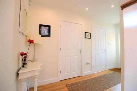 14 George Close, Caversham, Reading, RG4 5EW