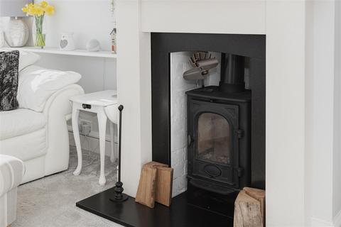 4 Barons Way, Reigate, RH2 8EU