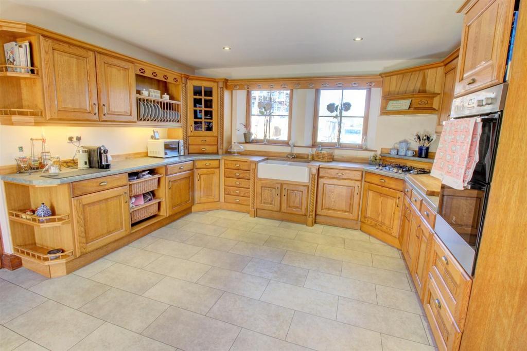 The Wynd, Amble, Morpeth 5 bed townhouse £475,000