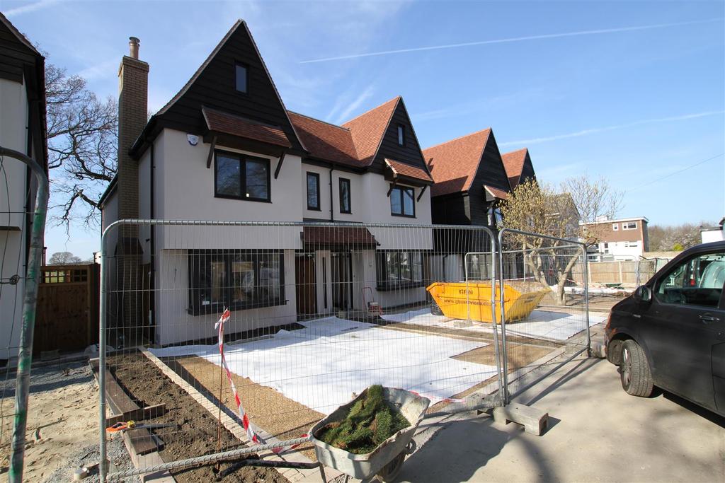 Underwood Square, LeighOnSea 5 bed semidetached house £950,000