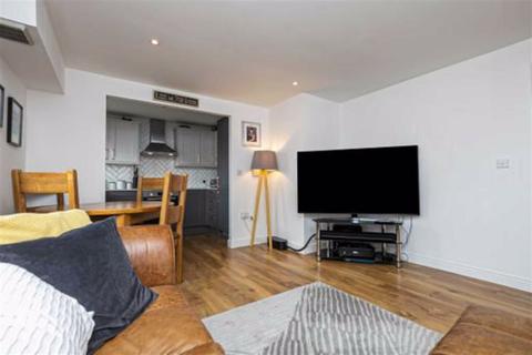 2 bedroom flat for sale - Ashton Court, Connington Crescent, Chingford