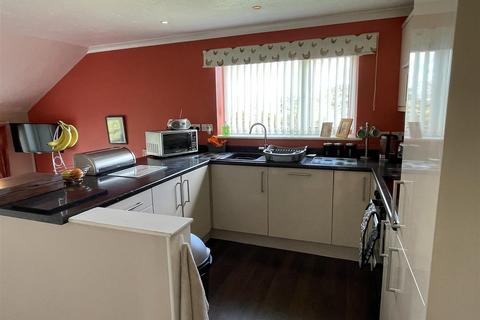 Clayton Higher Trezaise, Roche, St Austell, PL26 8HS
