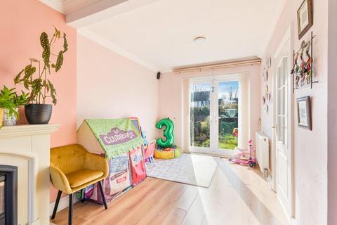 60 Bidhams Crescent, Tadworth, KT20 5HF