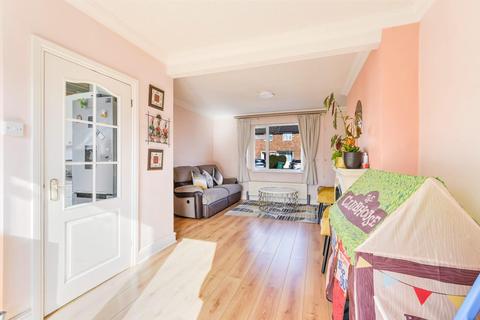 60 Bidhams Crescent, Tadworth, KT20 5HF
