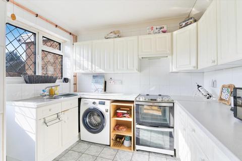 60 Bidhams Crescent, Tadworth, KT20 5HF