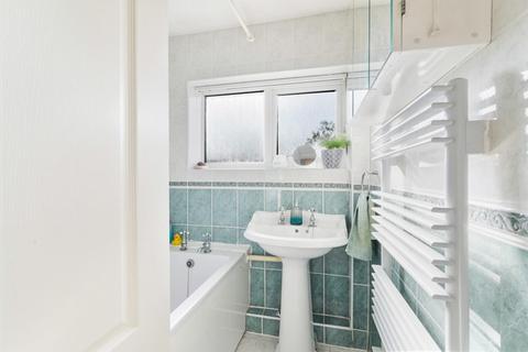 60 Bidhams Crescent, Tadworth, KT20 5HF