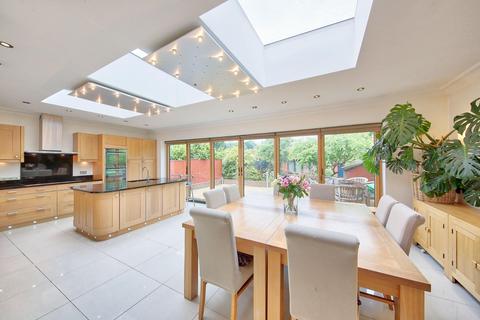 11 Linkside, New Malden, KT3 4LA