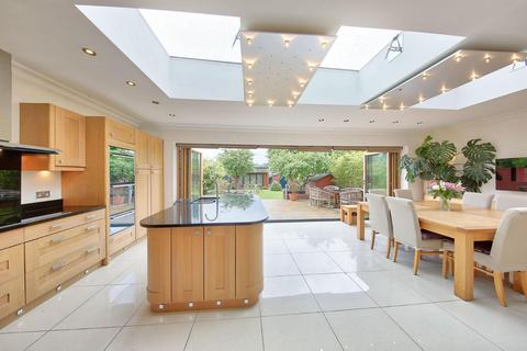 11 Linkside, New Malden, KT3 4LA