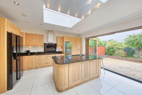 11 Linkside, New Malden, KT3 4LA
