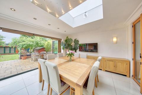 11 Linkside, New Malden, KT3 4LA