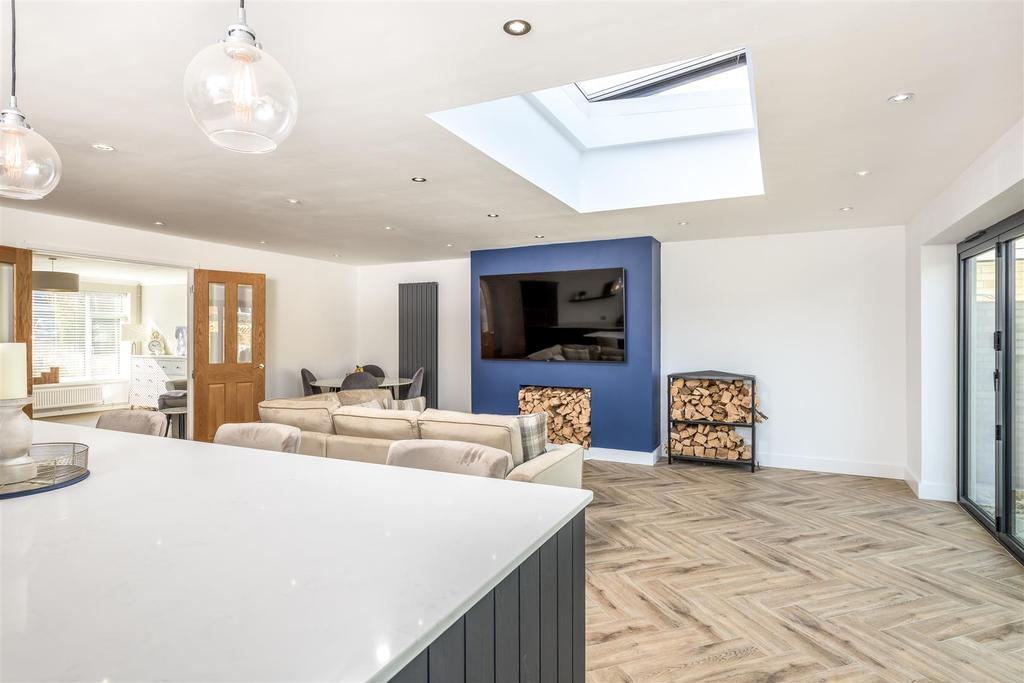 220318 - 9 Somerton Close, Bedford - 05.jpg