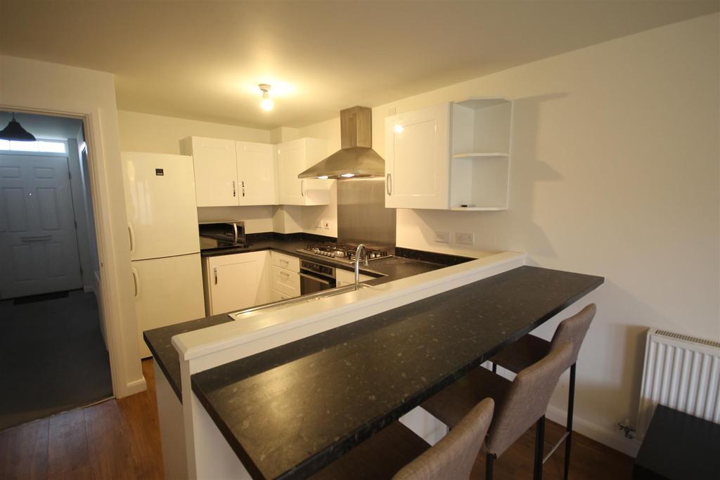Newman Avenue, Beverley 3 bed house £995 pcm (£230 pw)