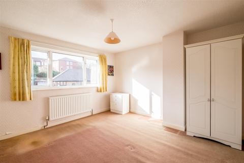 43 Close Lea, Rastrick, Brighouse, HD6 3AR