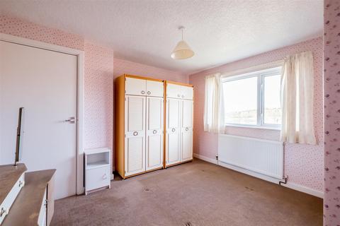 43 Close Lea, Rastrick, Brighouse, HD6 3AR