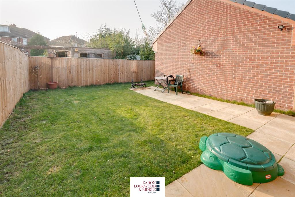 Rear Garden 1.jpg