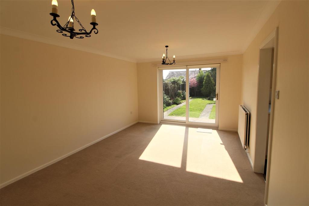 Trentham Road, Wem, Shrewsbury 2 bed detached bungalow £725 pcm (£167 pw)