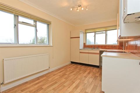 2 bedroom flat to rent, Fitzroy Road, Tankerton, Whitstable