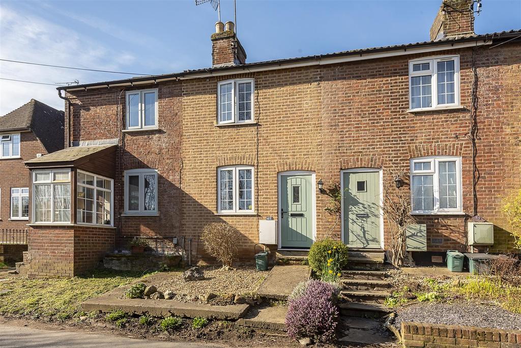 Coldharbour Lane, Harpenden 2 bed terraced house - £425,000