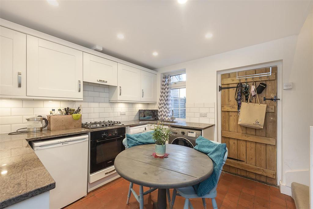 Coldharbour Lane, Harpenden 2 bed terraced house £425,000