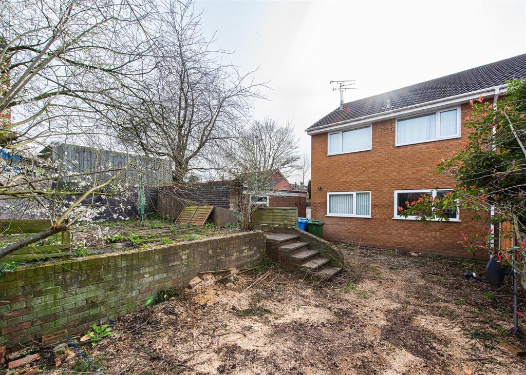 29 Millfields Way, Wombourne, Wolverhampton 1 bed apartment £129,950
