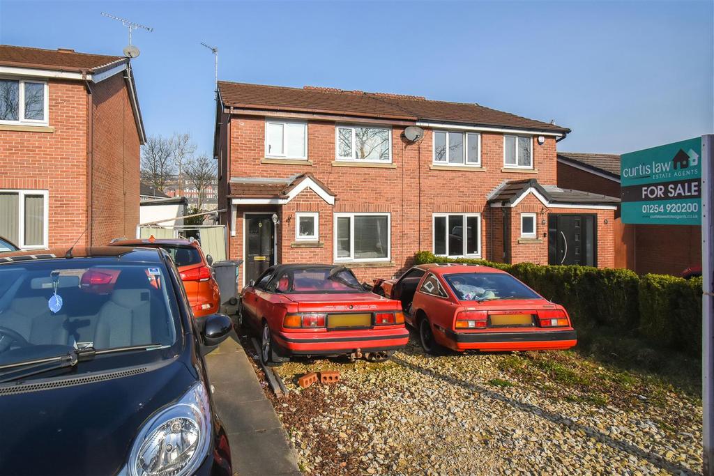 Notre Dame Gardens, Blackburn 3 bed semidetached house £135,000