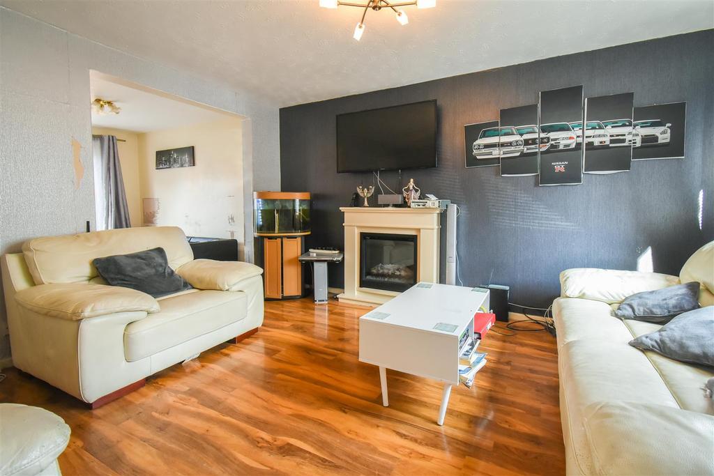 Notre Dame Gardens, Blackburn 3 bed semidetached house £135,000