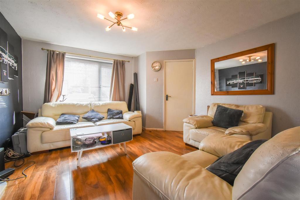 Notre Dame Gardens, Blackburn 3 bed semidetached house £135,000