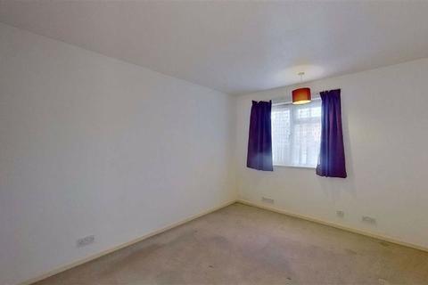 18 Denmead, Two Mile Ash, Milton Keynes, MK8 8HY