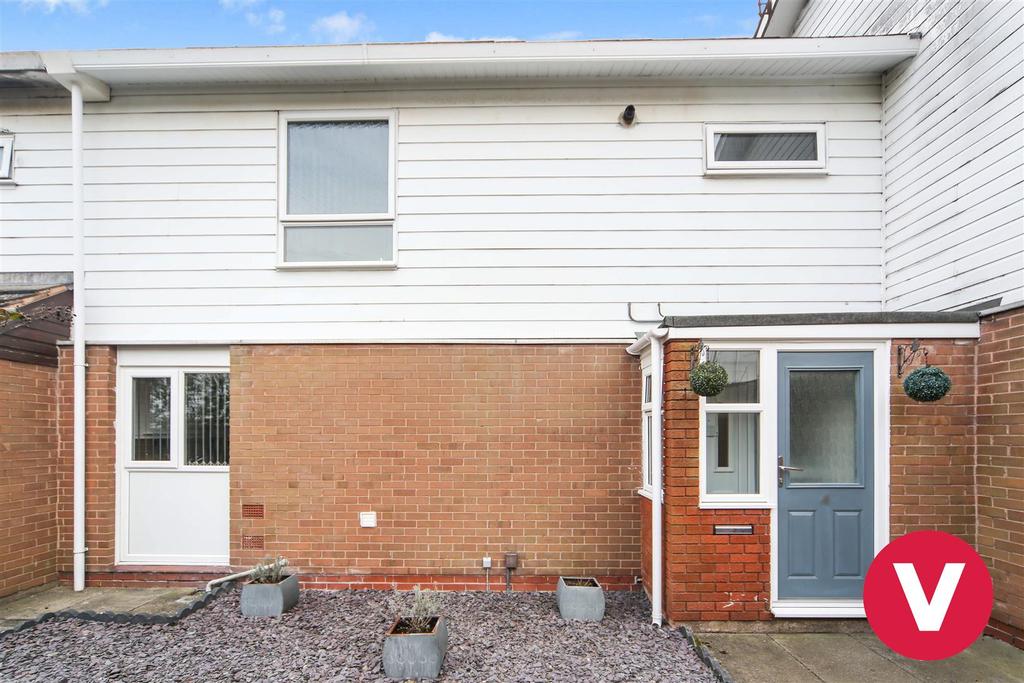 Chaddesley Close, Lodge Park, Redditch 3 bed terraced house £200,000