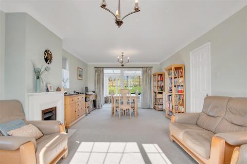 4 bedroom detached house for sale - Meadow View, Church Lane, Thornton-Le-Dale, Pickering, North Yorkshire YO18 7QL