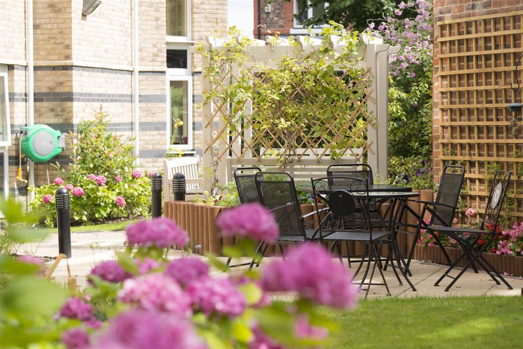 Speakman Court Patio 4 (1).jpg