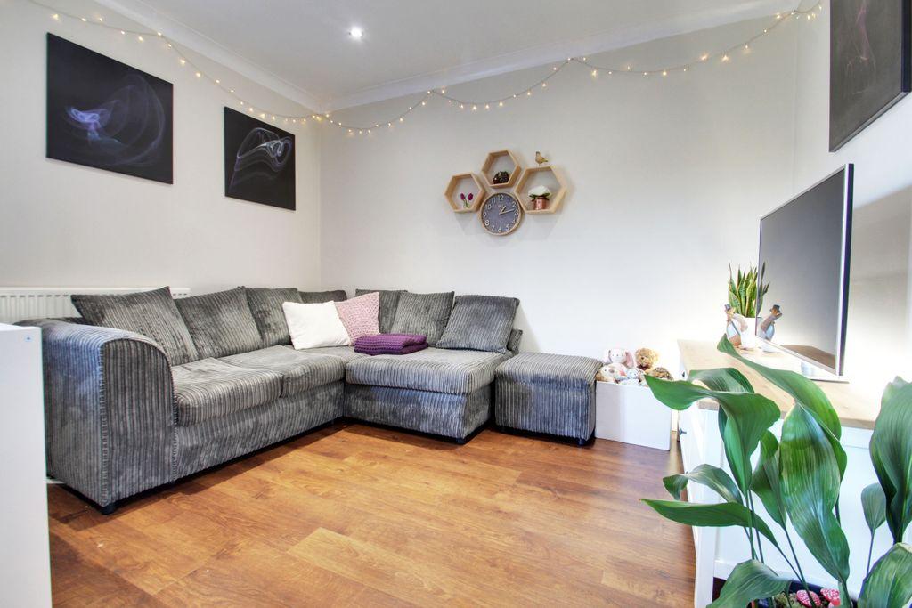 King Road, Horsforth, Leeds LS18 5PZ 3 bed semidetached house
