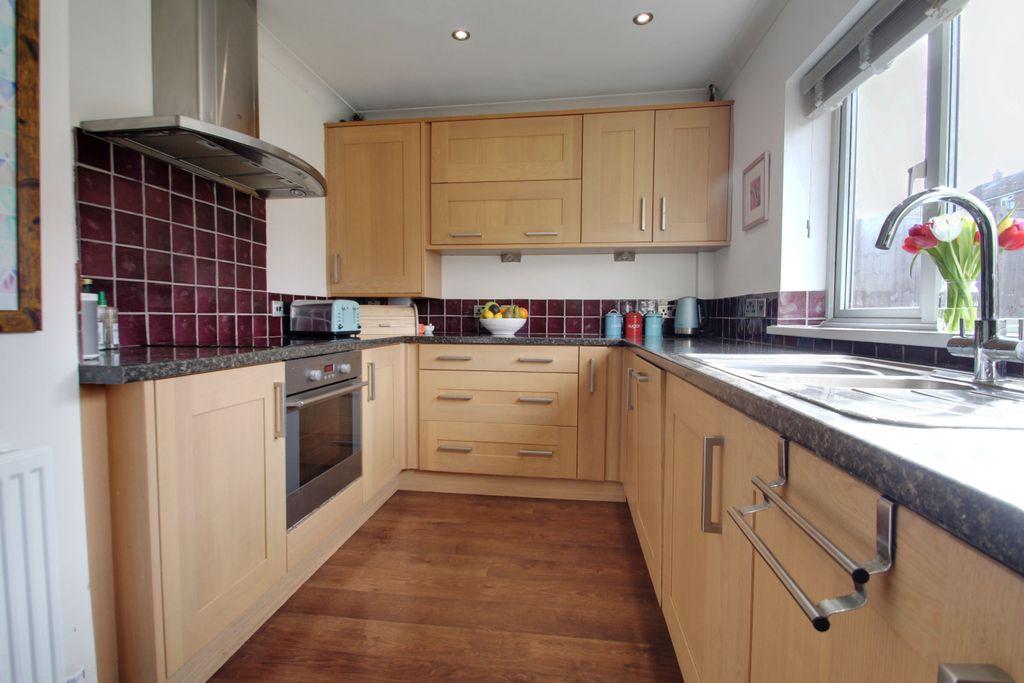 King Road, Horsforth, Leeds LS18 5PZ 3 bed semidetached house
