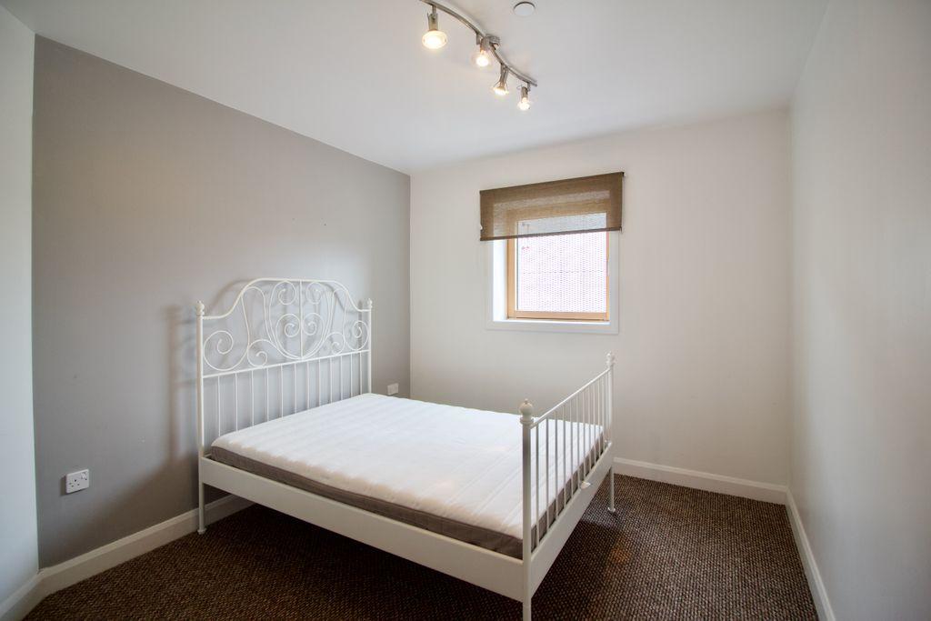 Bedroom 2 (Double)