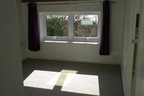 Studio to rent, Hamilton Court, 13-15 Wellington Road, BOURNEMOUTH BH8