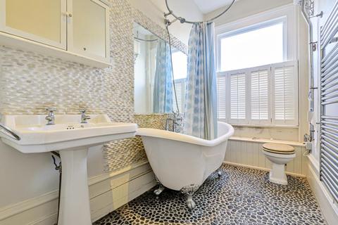 12a Wilton Road, London, SW19 2HB