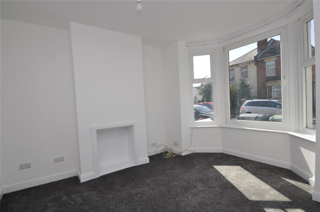 Parham Road, Gosport, Hampshire, PO12 3 bed terraced house £240,000