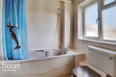 15 Briary Grove, Edgware, HA8 5RD