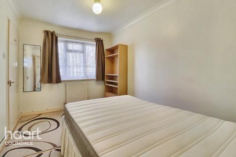 15 Briary Grove, Edgware, HA8 5RD