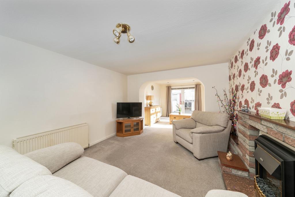 Hamilton Avenue, St Andrews, KY16 3 bed end of terrace house £230,000