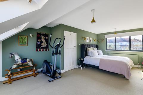 39 Torrington Gardens, London, N11 2AB