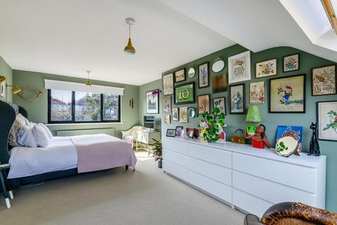 39 Torrington Gardens, London, N11 2AB