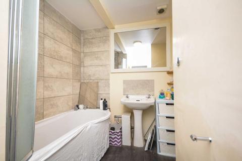 2 bedroom flat for sale - Hardres Street, Ramsgate