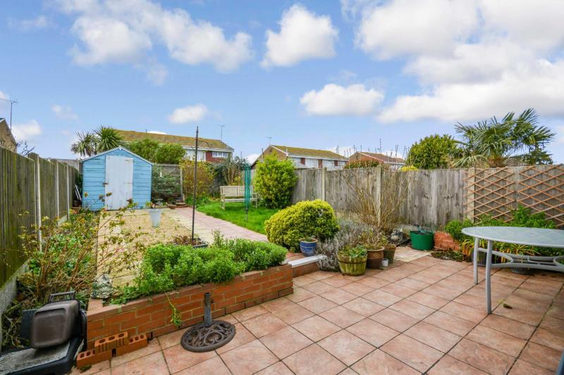 Staplehurst Gardens, Margate 2 bed end of terrace house £285,000