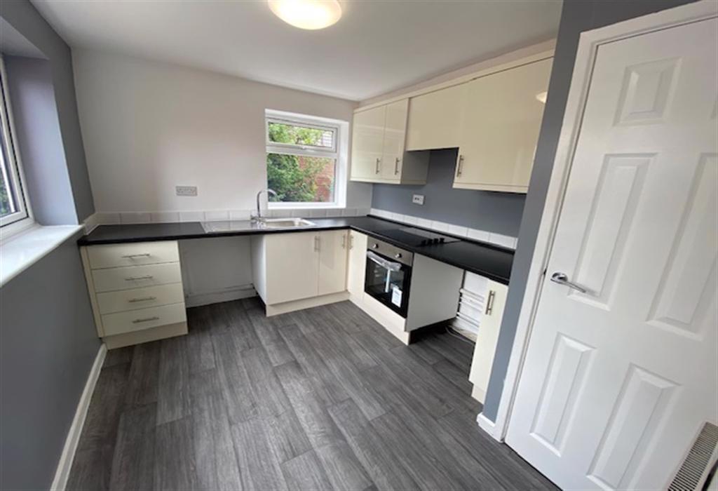 Varden Court Anson Street, Rugeley... 2 bed flat £575 pcm (£133 pw)