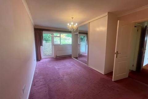 10a The Drive, Coulsdon, CR5 2BL