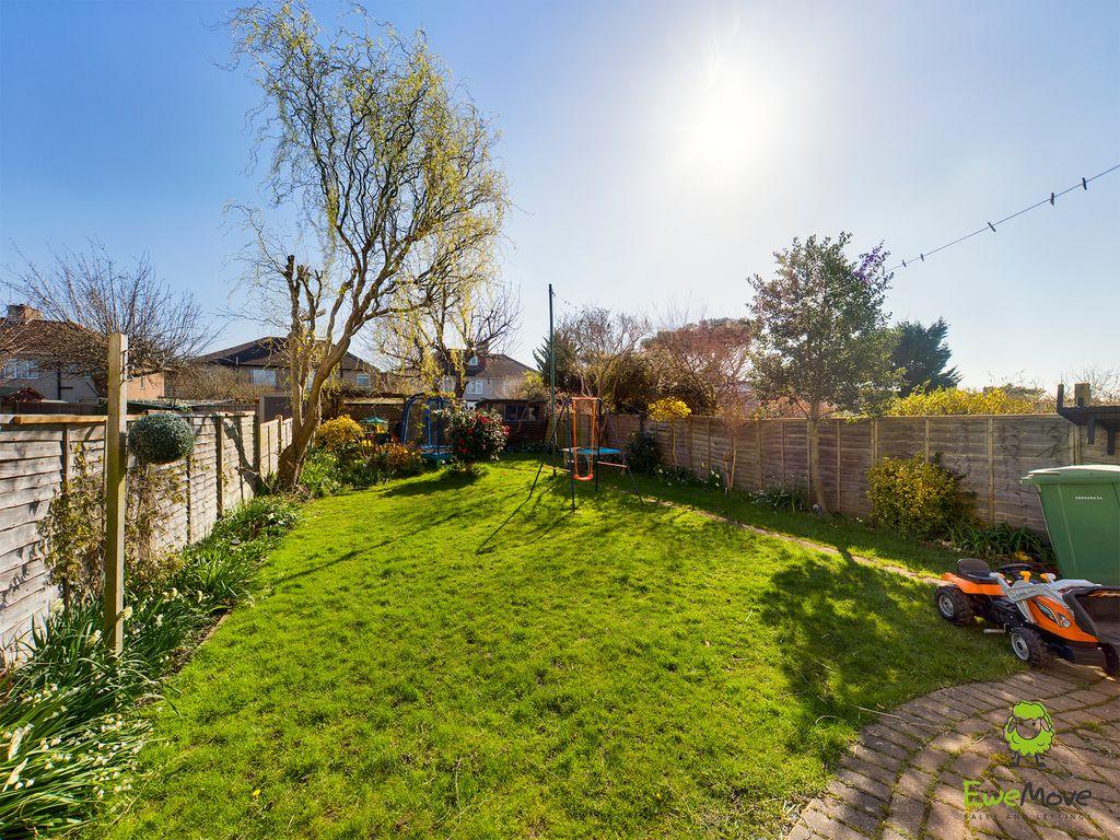 Preston Drive, Bexleyheath DA7 4UQ 4 bed semidetached house £600,000