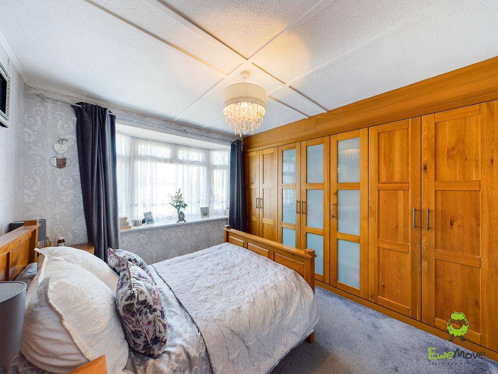 Bedroom 1 (Double)