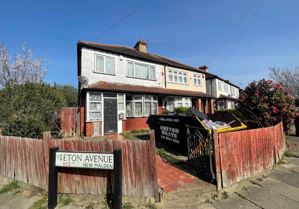 52 Eton Avenue, New Malden, Surrey, KT3 5AZ 3 bed semidetached house